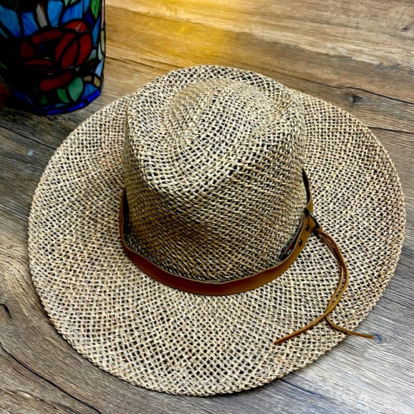 Straw Hat - Picture 1 of 4